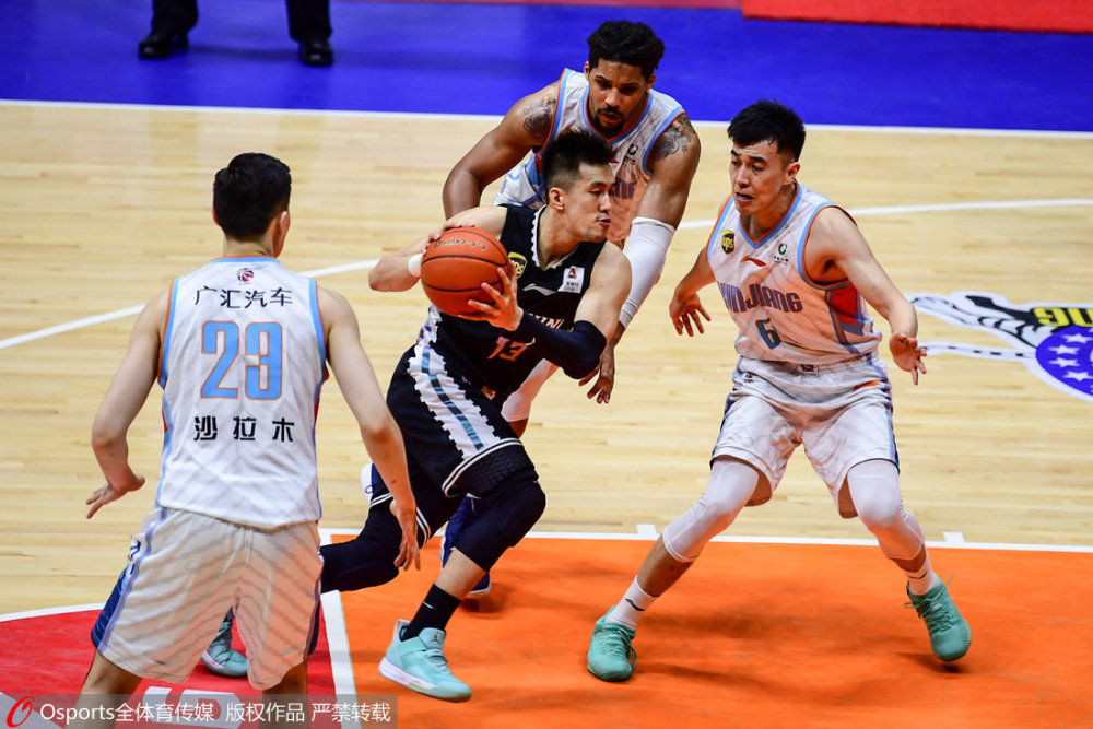 米乐体育官网-江苏队顽强作战，喜获胜利引领球队向前进发