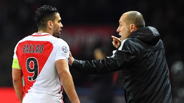 米乐体育m6官网-摩纳哥主帅发飙指责队员，引起内部危机