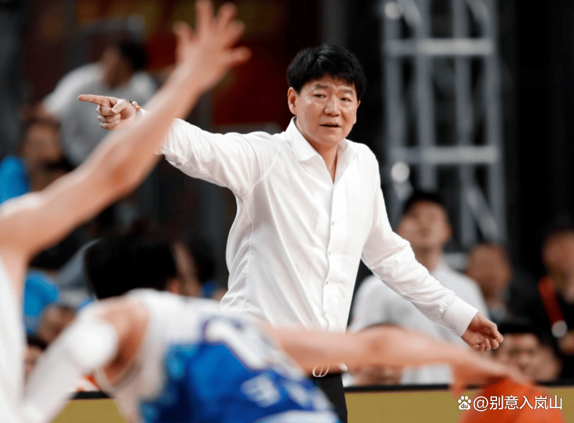 m6米乐在线官网-包含篮球队伍换帅临时教练上任训练态度严谨的词条