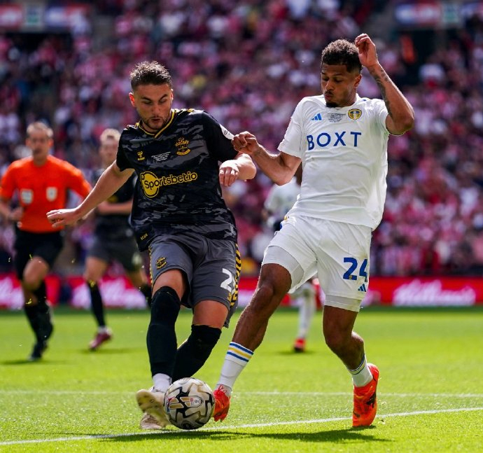 米乐体育平台官网-关于利兹联险胜南安普顿，保持不败纪录的信息